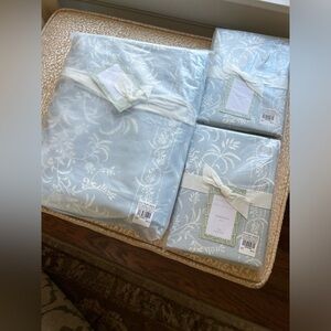 Pottery Barn king duvet cover and shams (2)